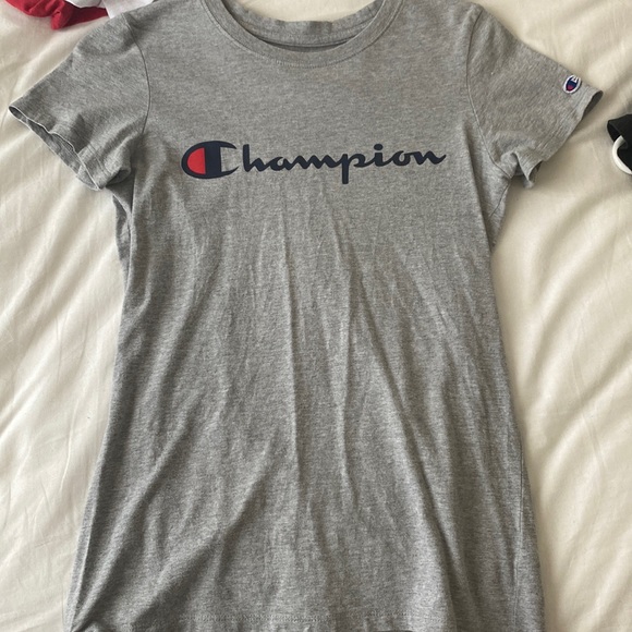 Grey champion t-shirt //size xs small fits medium //great condition!!